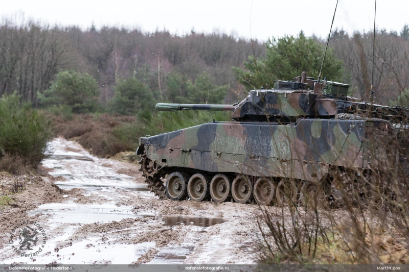 44 Painfbat oefent in Havelte West
