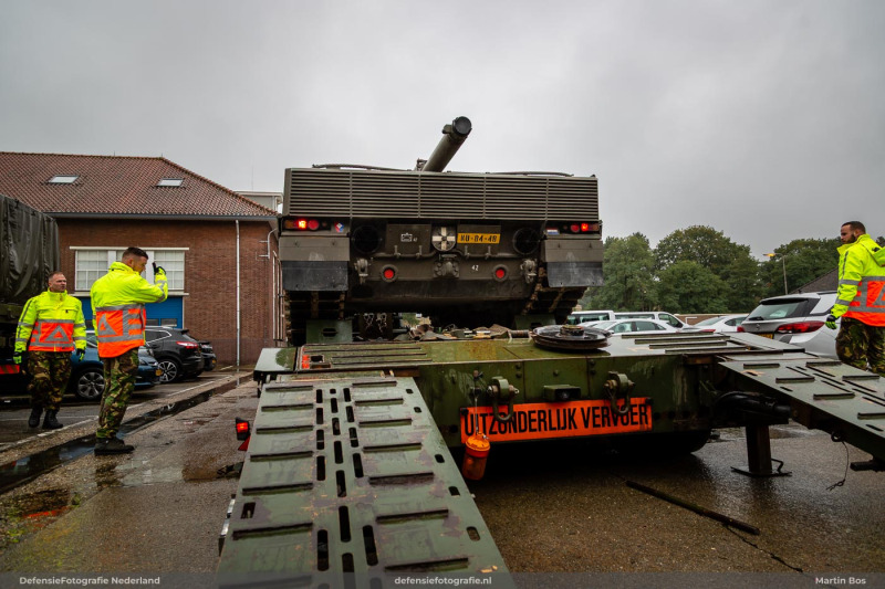 Inladen Leopard op Tropco