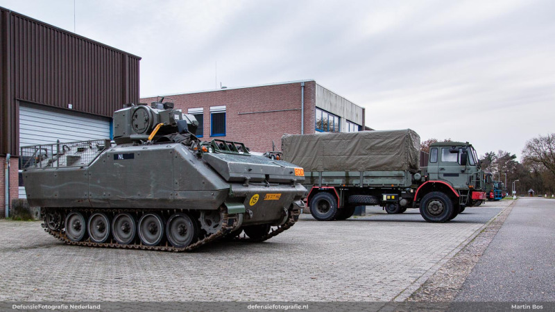 YPR-765 en DAF YA-4442