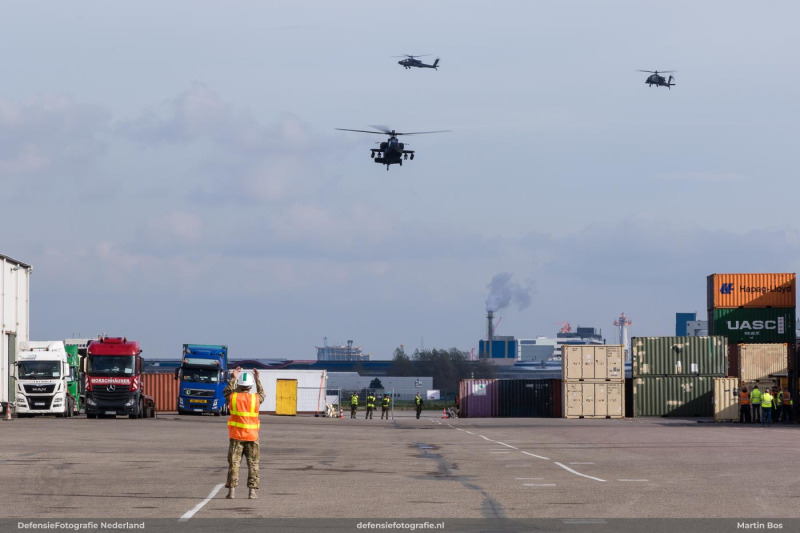 Aankomst AH-64D Apaches