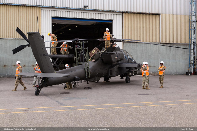 Gereedmaken transport AH-64D Apache