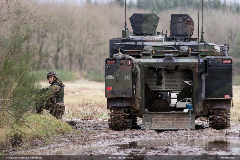 44 Painfbat oefent in Havelte West