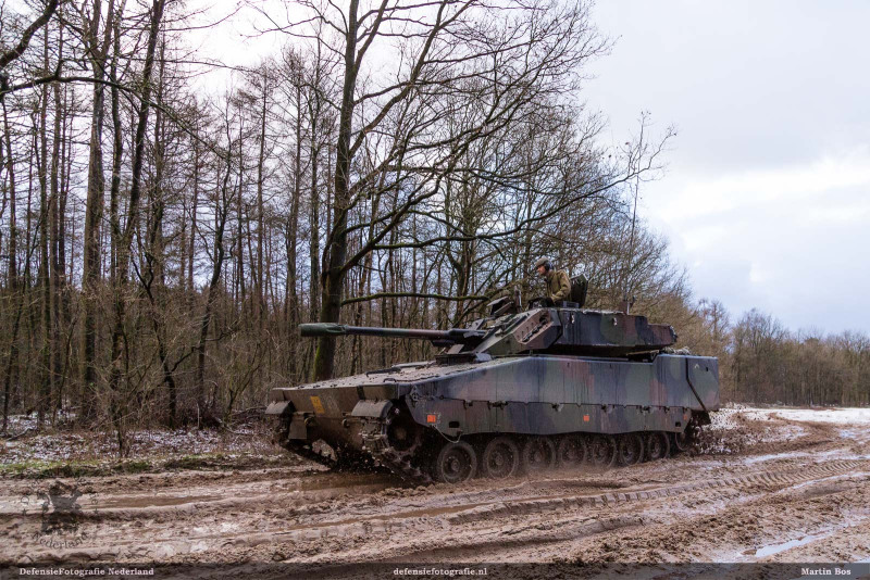 44 Painfbat oefent in Havelte West