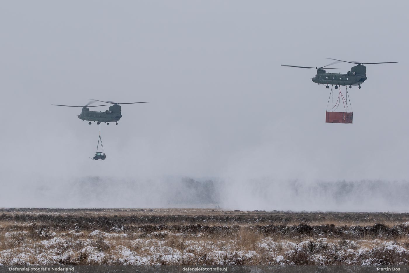 Chinooks met slingloads