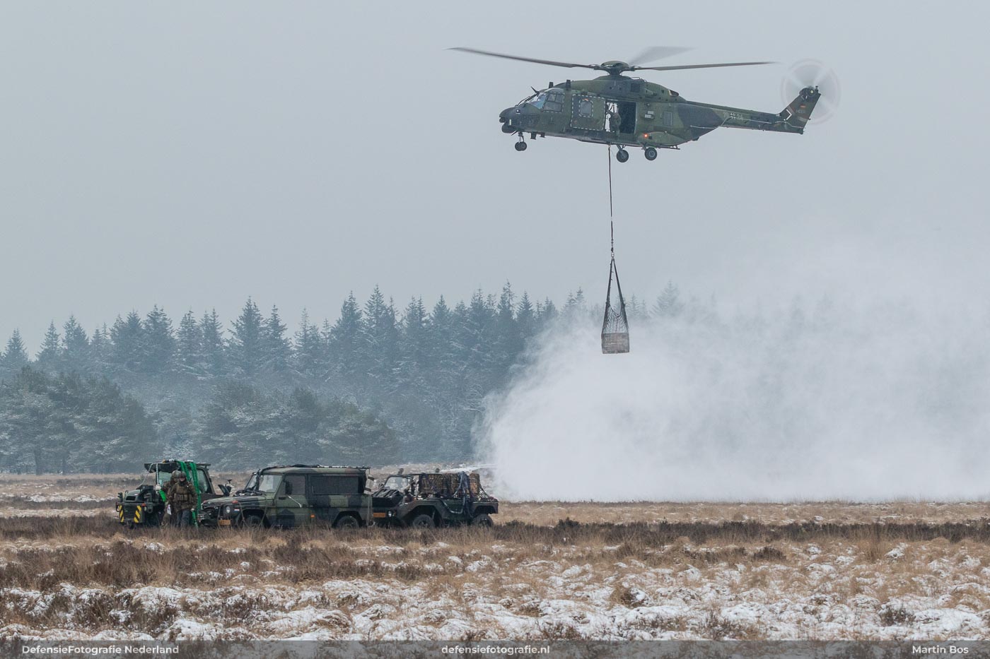 NH90 met slingload