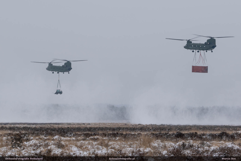 Chinooks met slingloads