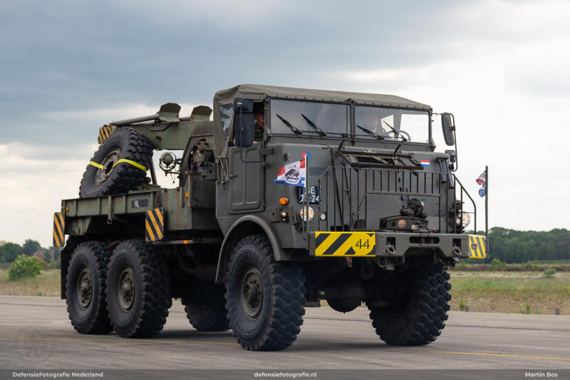 55 jaar YP408