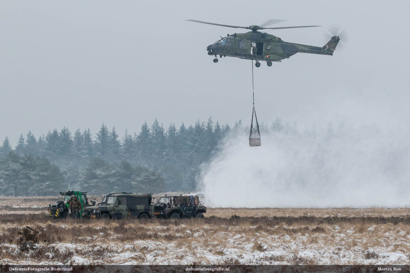 NH90 met slingload