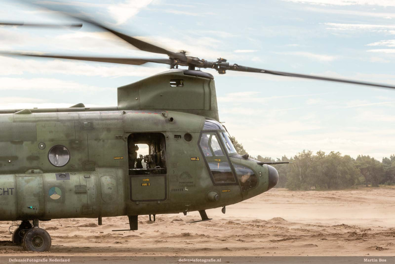 Brown-out-landing Chinook
