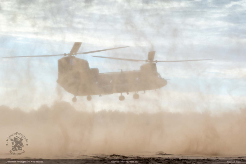 Brown-out-landing Chinook