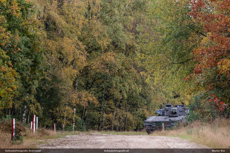 CV90 verkent 'om de hoek'
