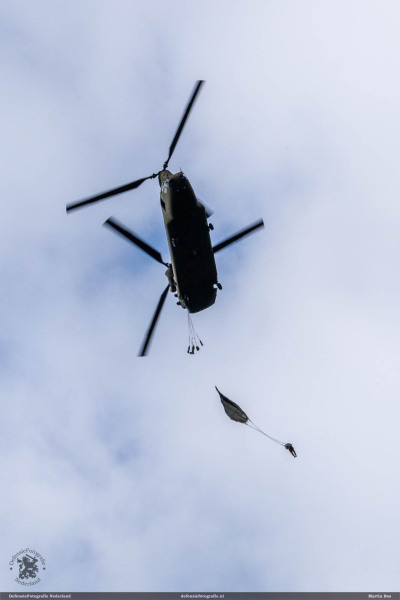 Springen uit de Chinook