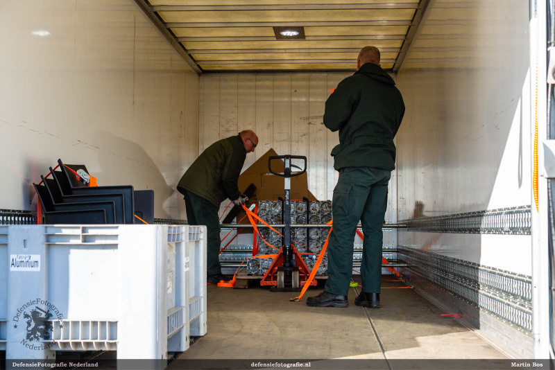76mm HE-FRAG munitie in de vrachtwagen