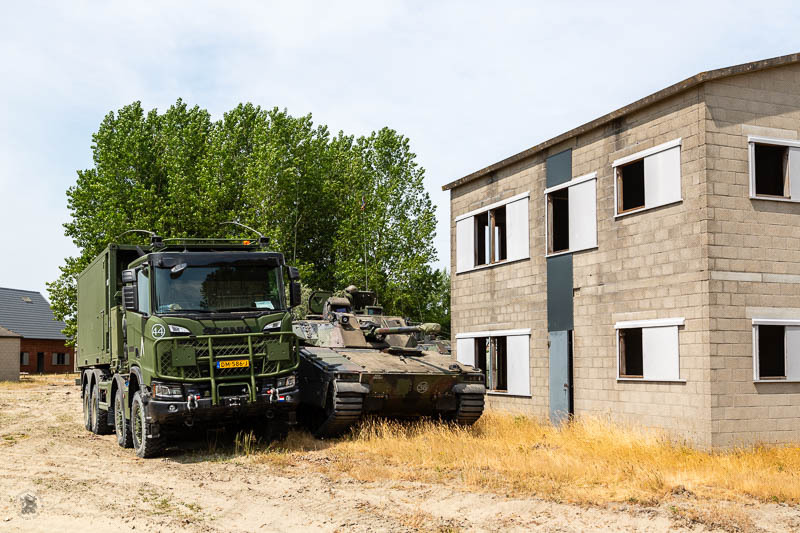 Gebroedelijk in rust, Gryphus en CV90