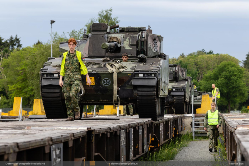 CV90 op de trein