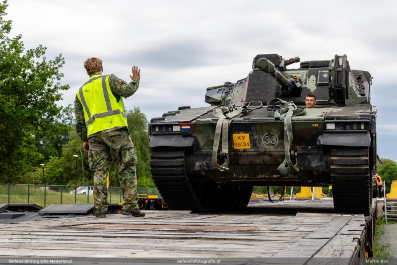CV90 op de trein