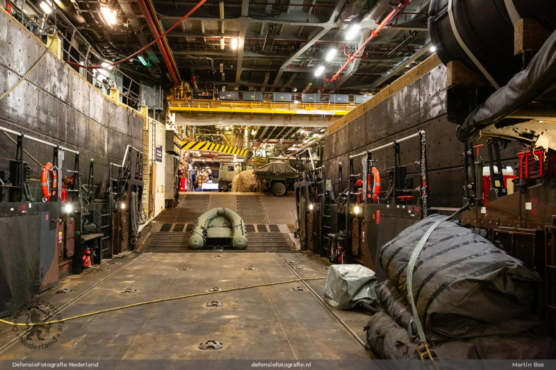 In het ruim van HMS Albion