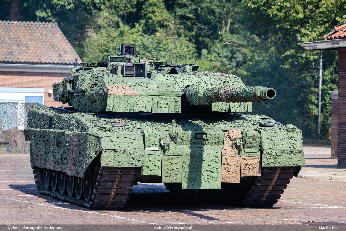 Leopard 2A6 met Barracuda MCS