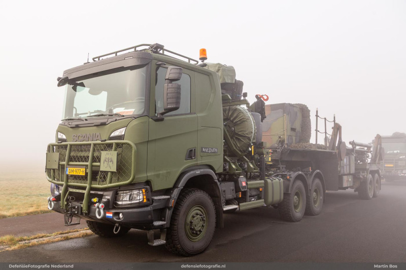 Patriot launcher met Scania-trekker