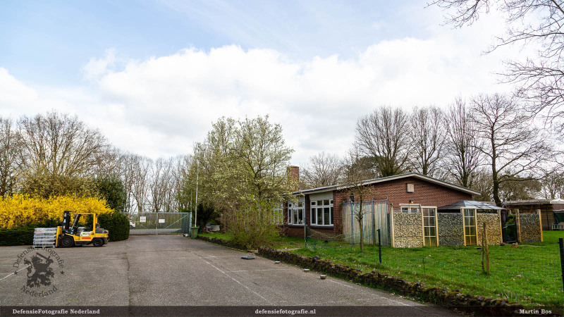 Wacht- en bureelgebouw