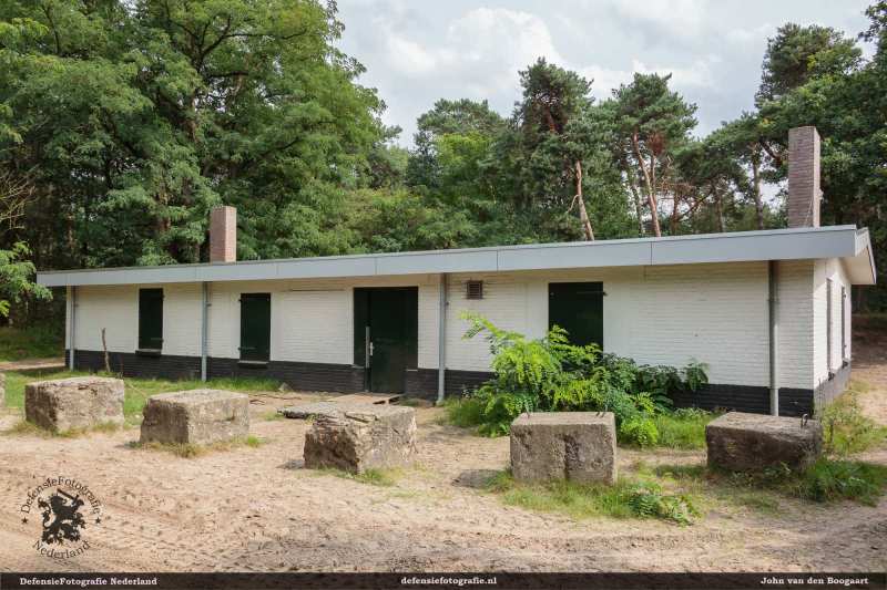 2017. De Piroc-hut voorzien van nieuwe verflaag.