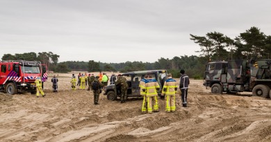 Berging van een Mercedes Benz door de brandweer