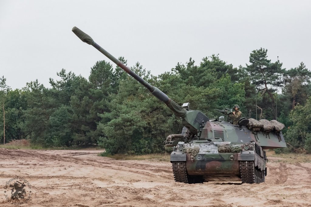 PzH2000 in stelling op de Oirschotse heide