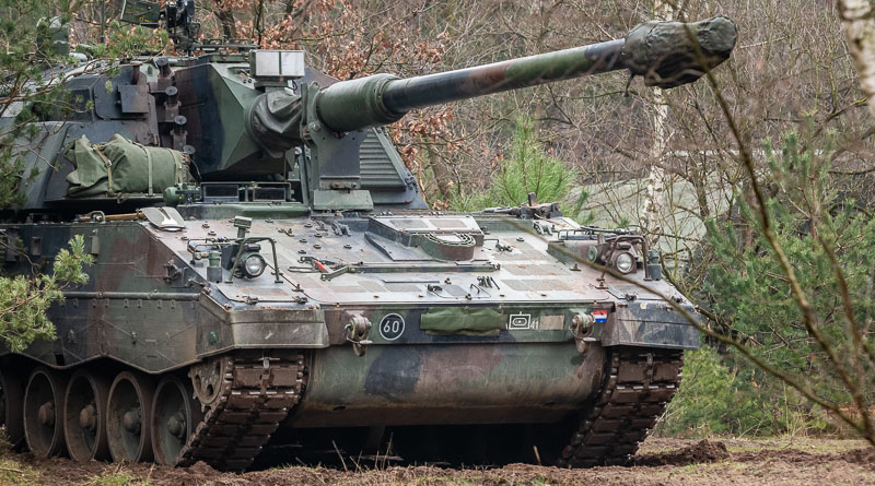 PzH2000 op de hei (en in het bos)