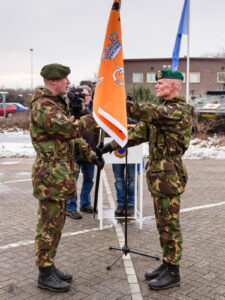 Ceremonie overdracht vaandel 43 Mechbrig