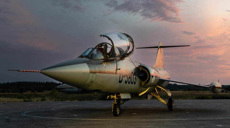 TF-104G Starfighter bij zonsondergang