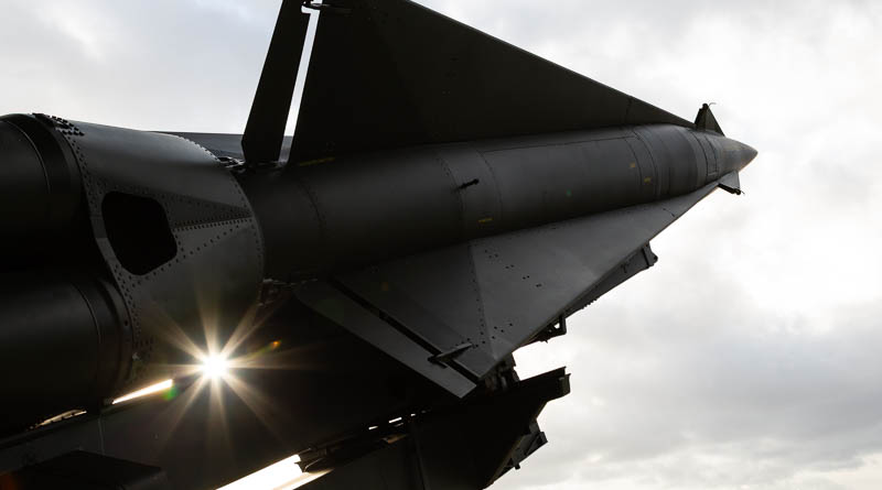 Bovenzijde Nike Hercules raket die afsteekt tegen de wolken