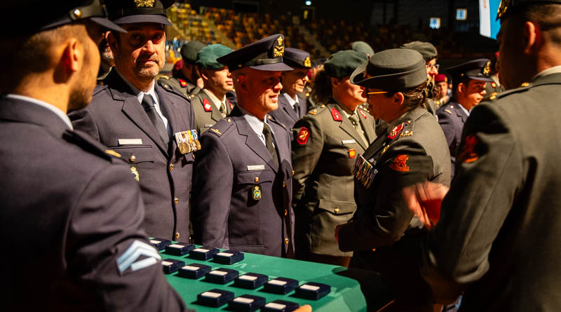 Militairen krijgen een medaille