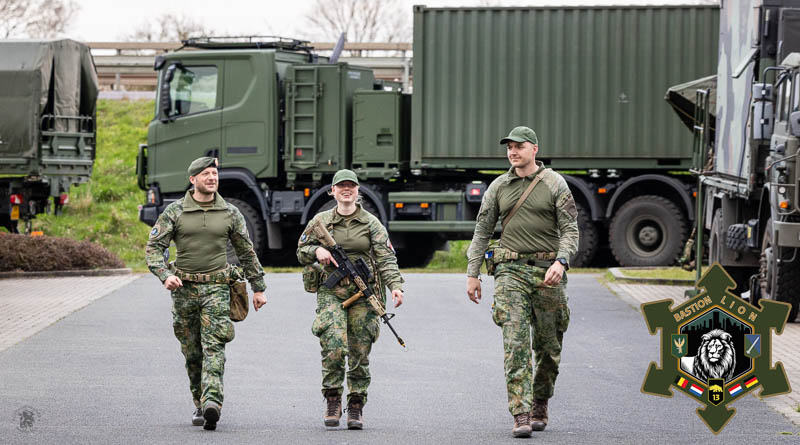 Drie militairen op rij
