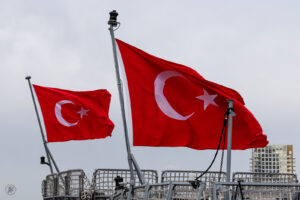 Twee Turkse vlaggen