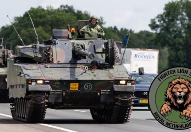CV90 pantservoertuig op de snelweg